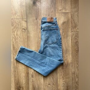 Madewell mom jean size 26